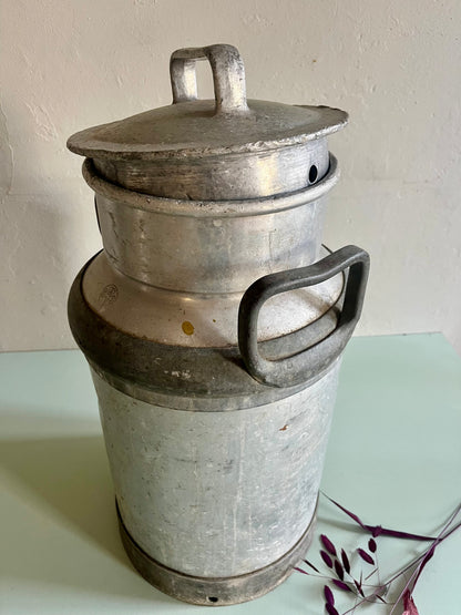 Pot à lait ancien  Décoration Patine