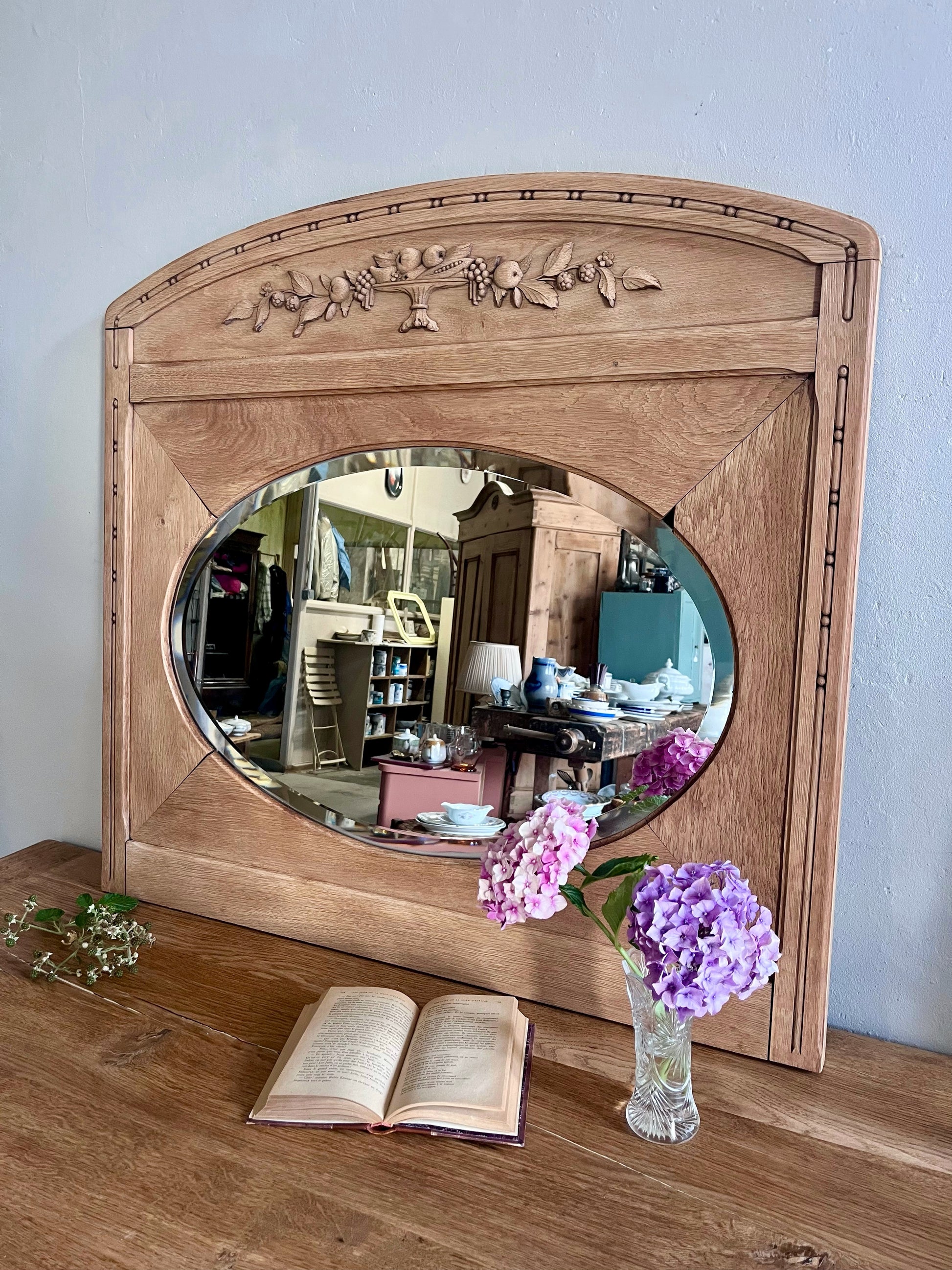 Miroir biseauté décor mûres   Patine