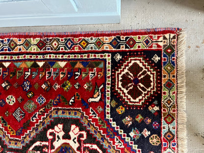 Tapis ancien à motifs  Décoration Patine