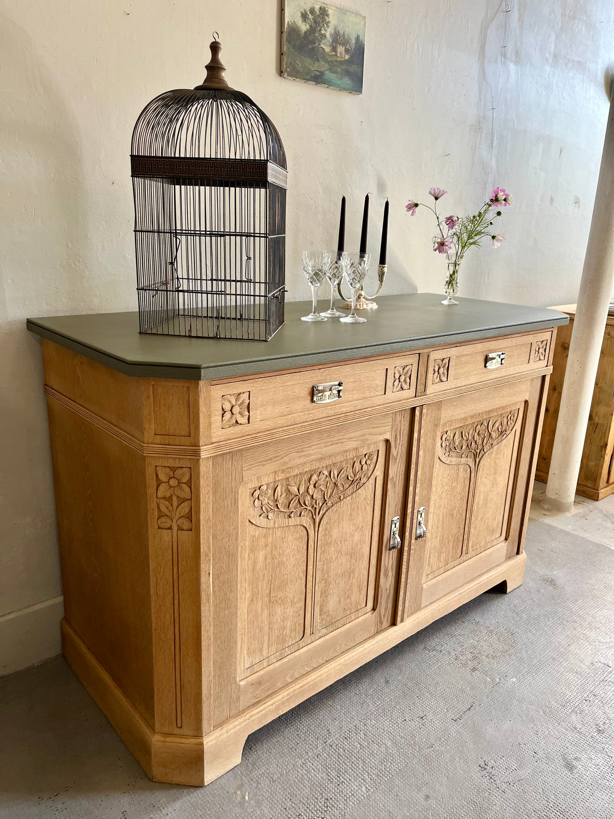 Buffet sculpté en chêne  Meubles Patine