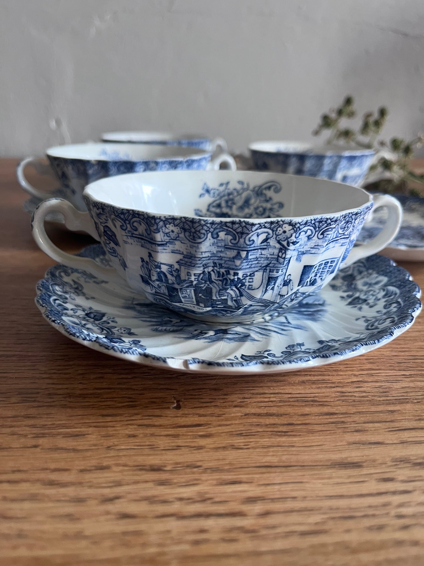 Tasses à thé anglaises avec coupelles- lot de 4  Vaisselle Patine