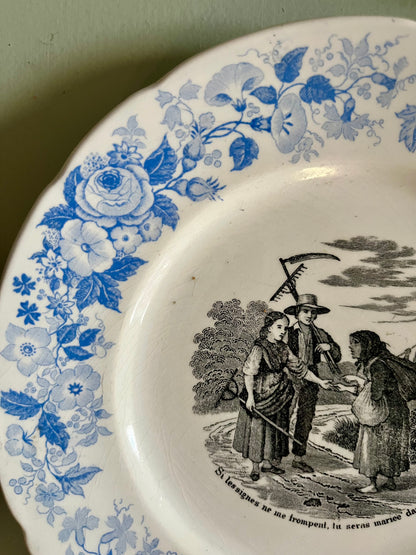 Assiette parlante ancienne – décor floral bleu  Vaisselle Patine