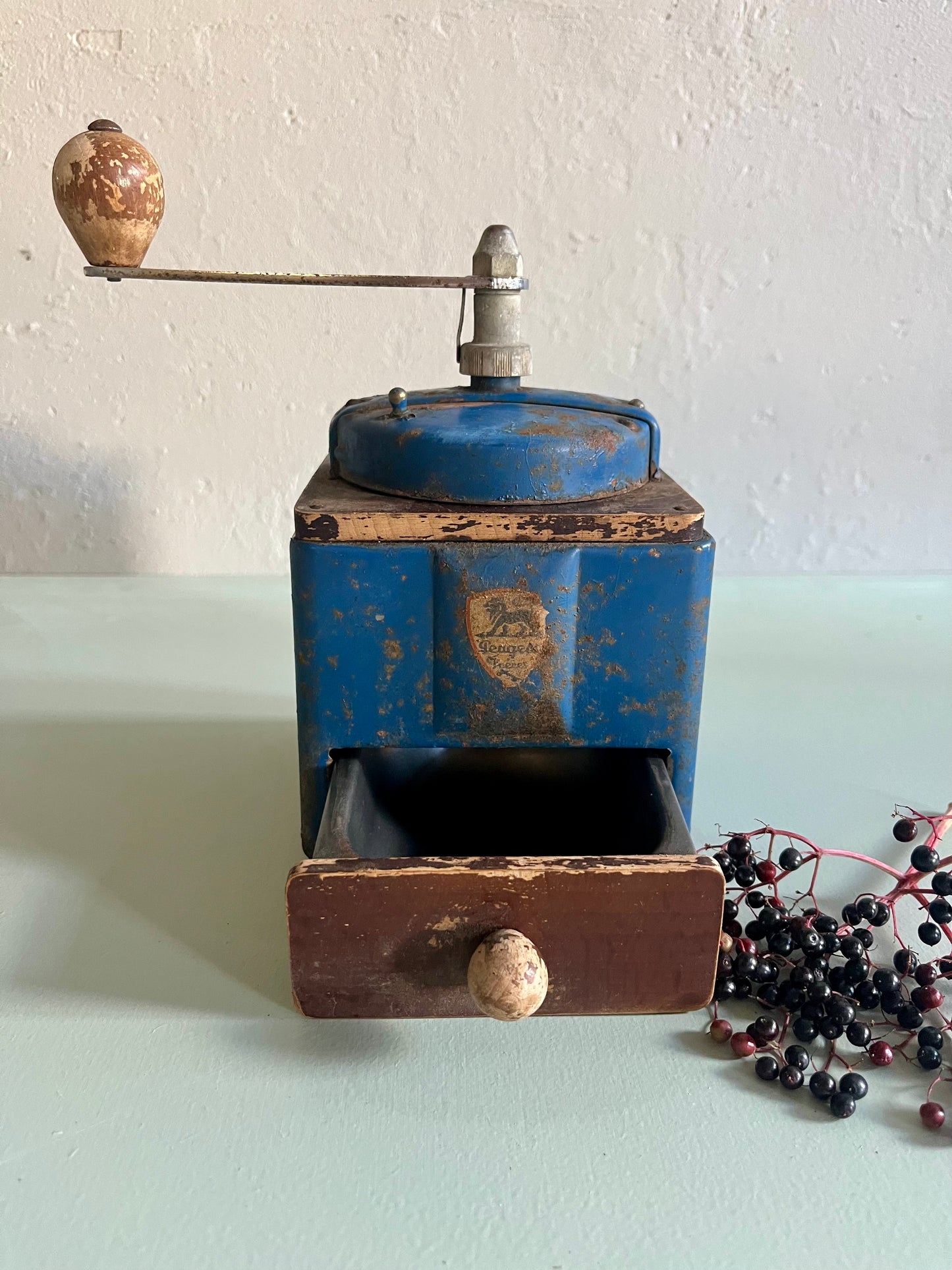 Moulin à café vintage Peugeot bleu  Décoration Patine