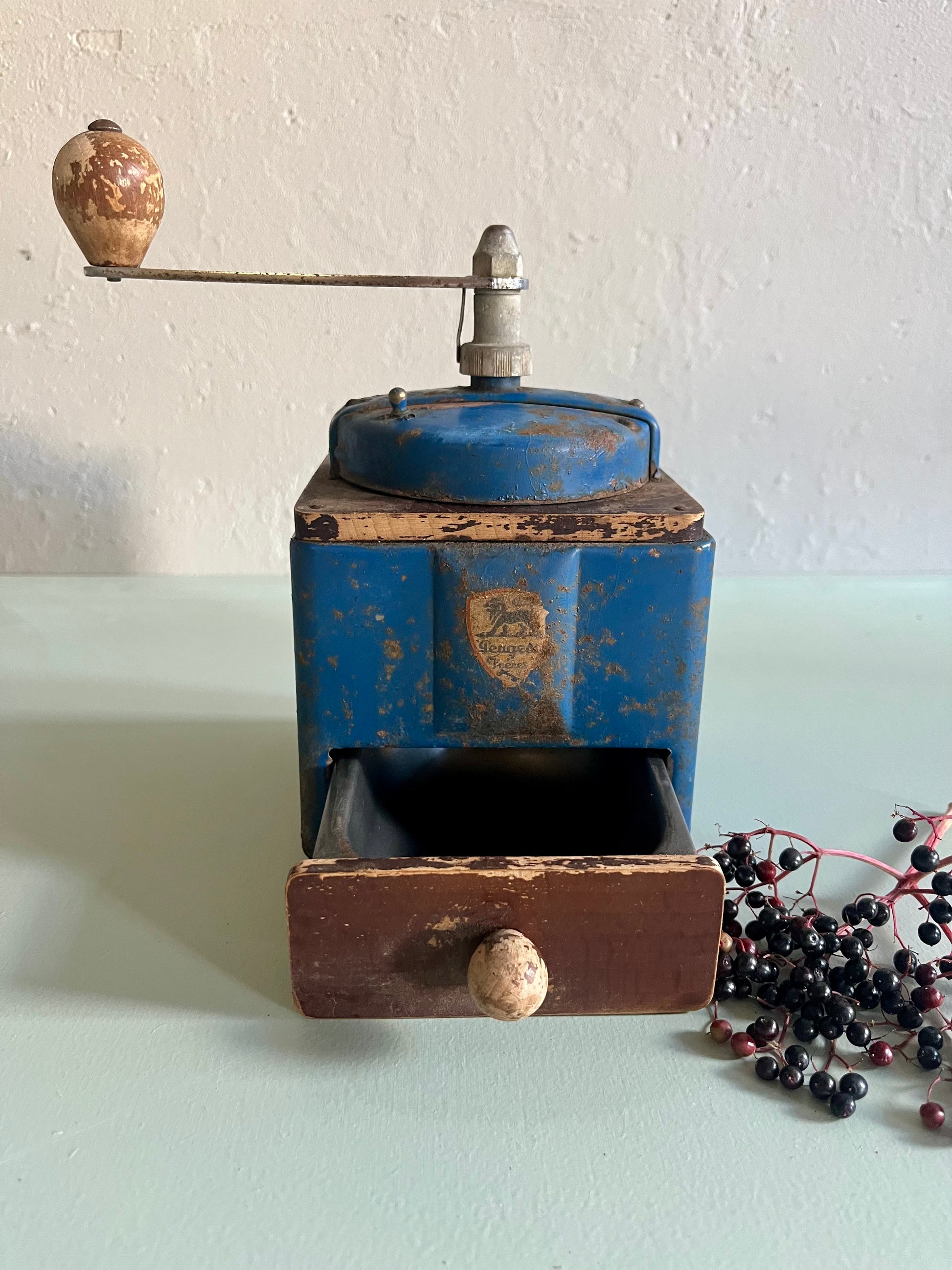 Moulin à café vintage Peugeot bleu  Décoration Patine
