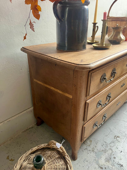 Commode ancienne en bois  Meubles Patine