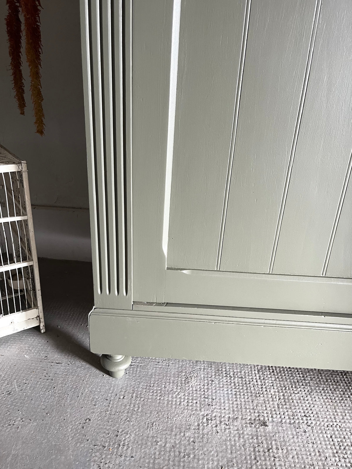Armoire verte style parisienne   Patine