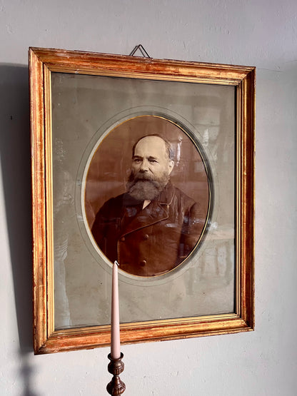 Portrait ancien sous cadre