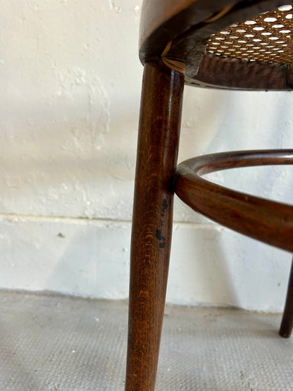 Chaise bistrot assise cannage - type  18 Thonet   Patine
