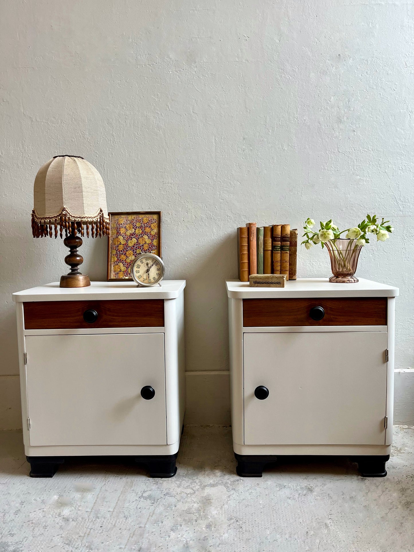 Paire de chevets beige et bois