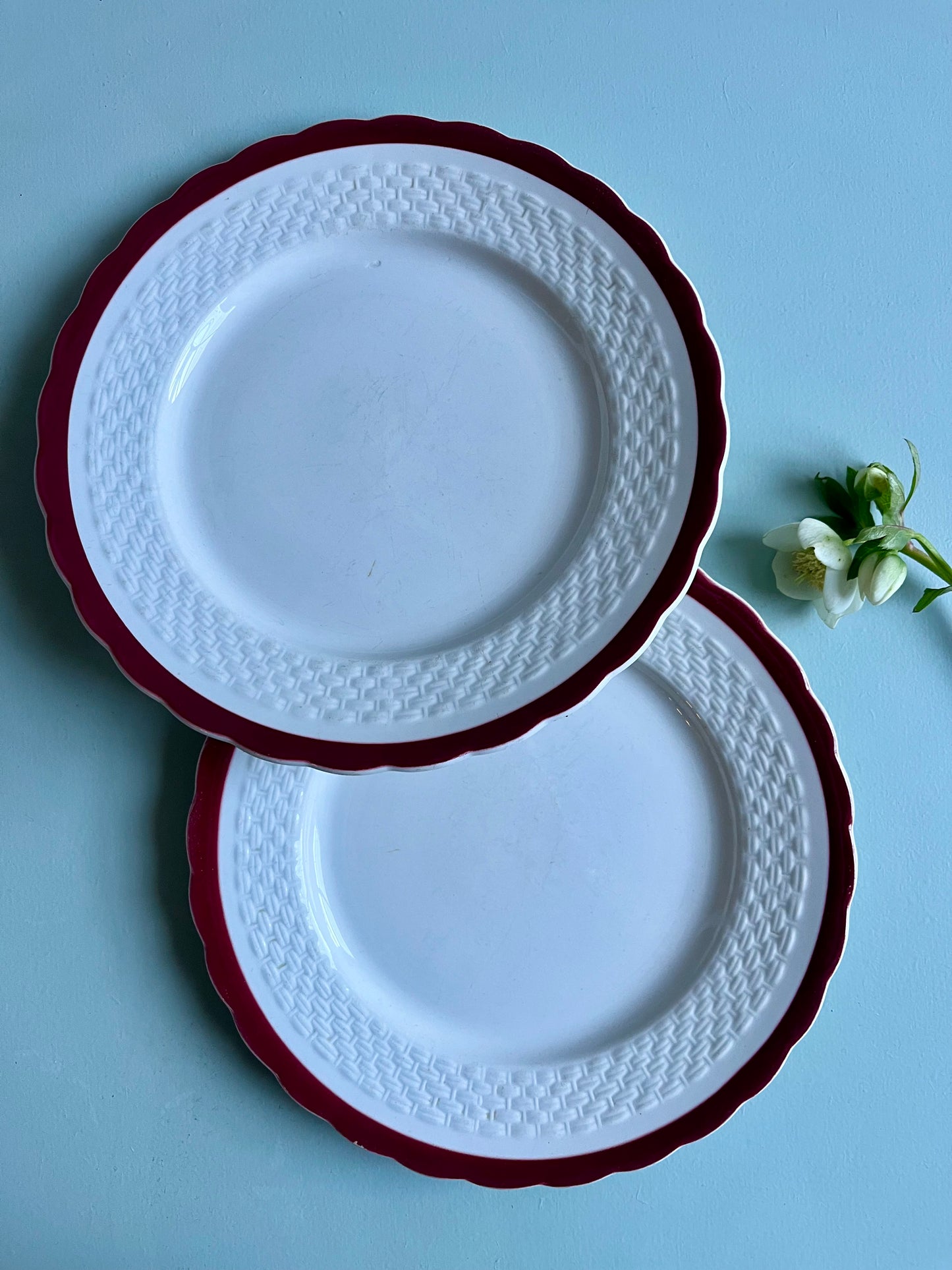 Assiettes en faïence bordure bordeaux-lot de 2