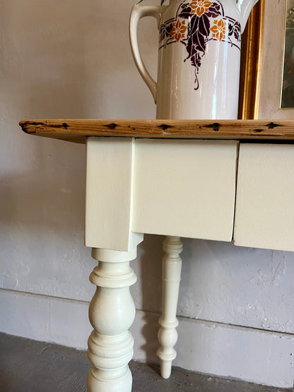 Table pieds tournés bois et crème