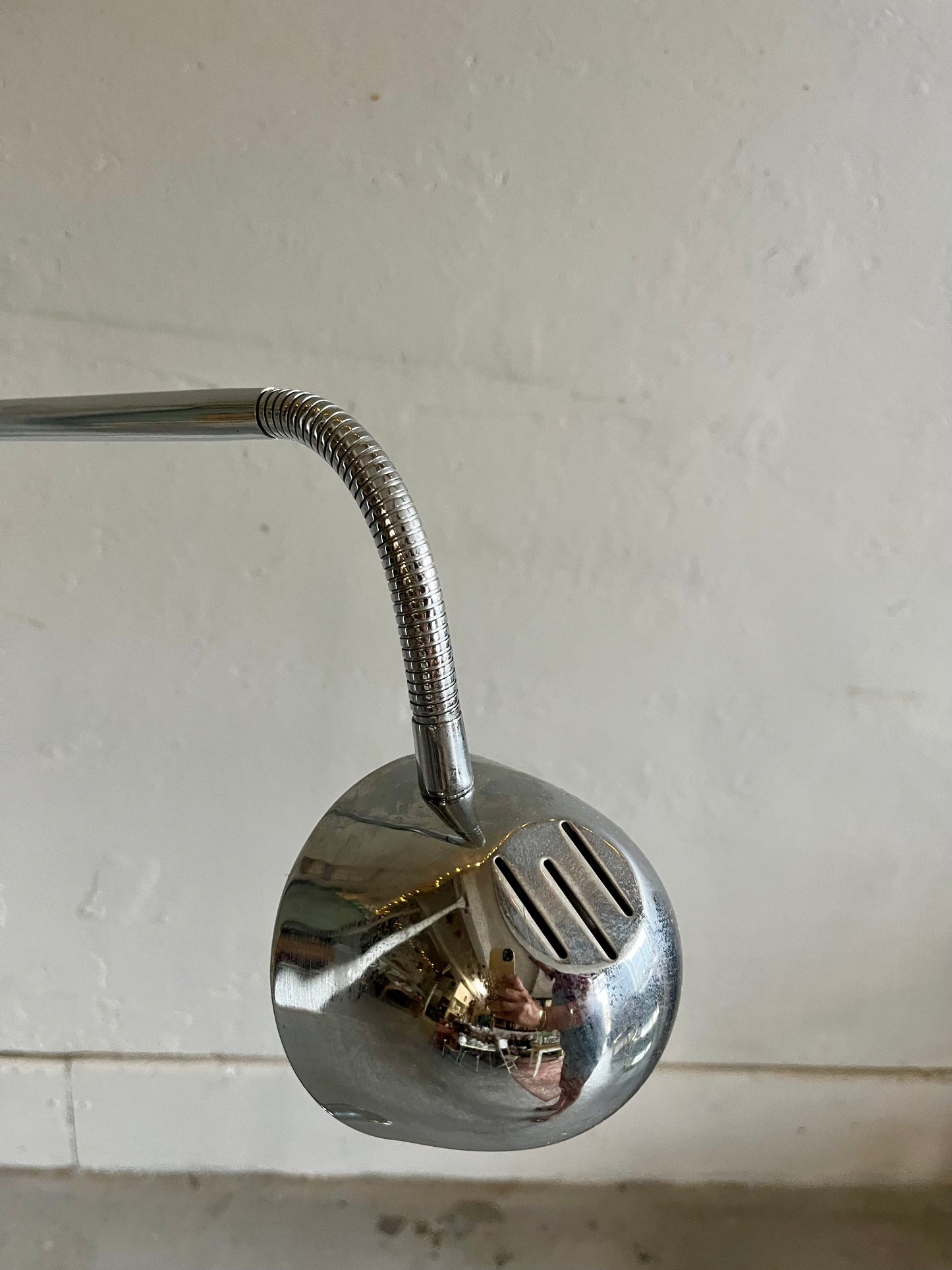Lampadaire vintage chromé   Patine