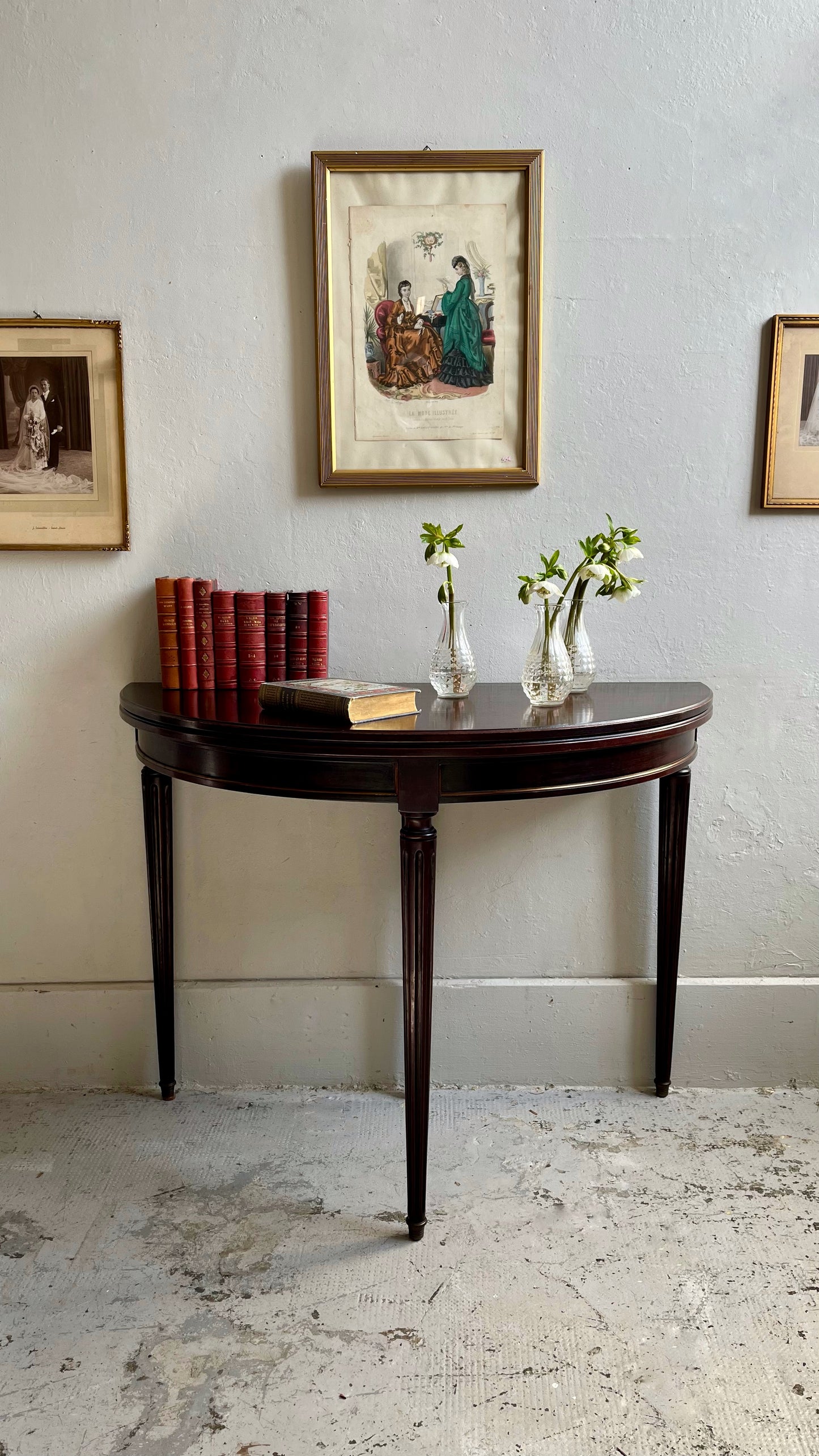 Table demi-lune acajou style Louis XVI