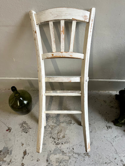 Chaise patinée blanche 2