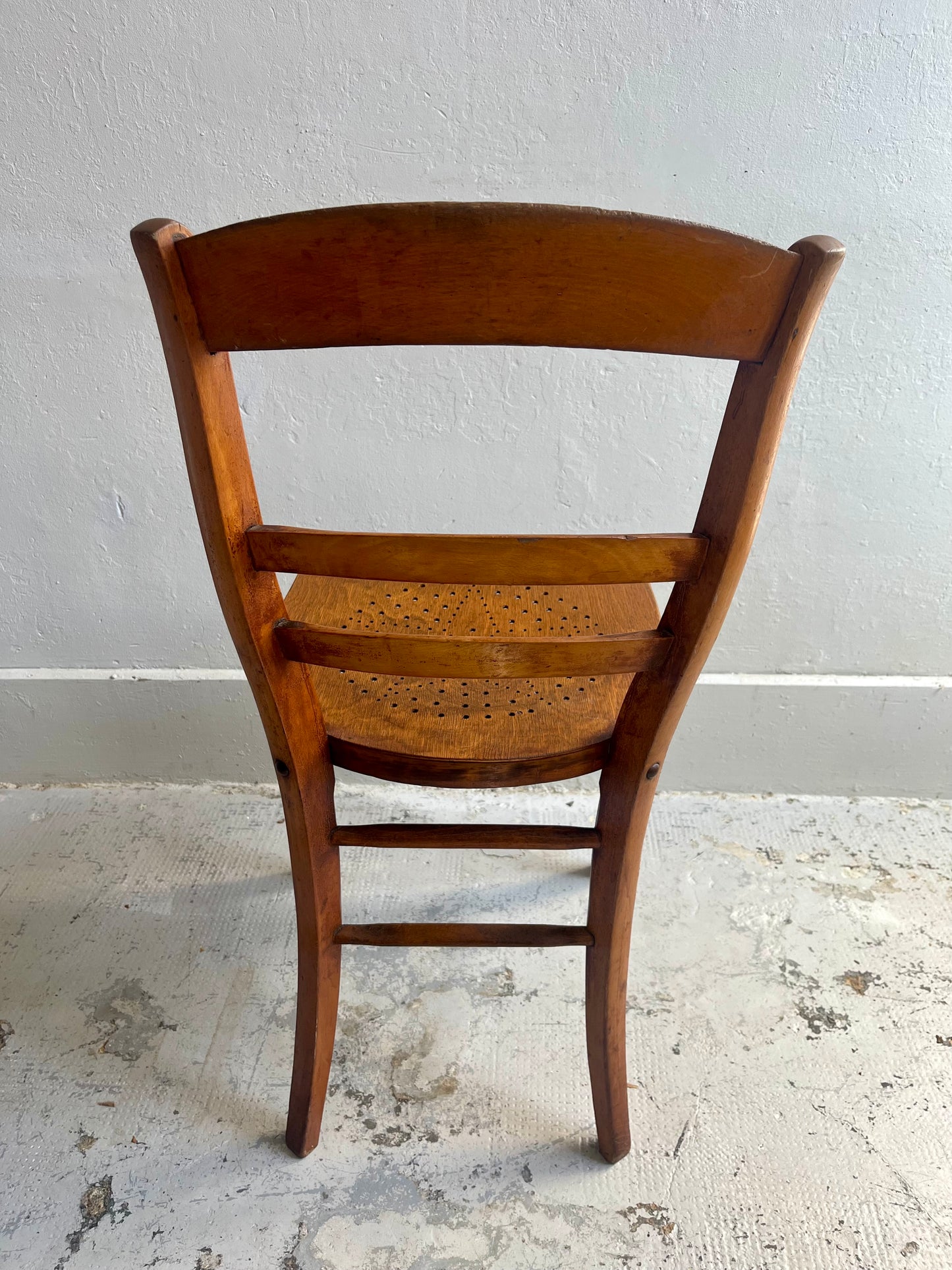 Chaise bistrot ancienne assise étoile
