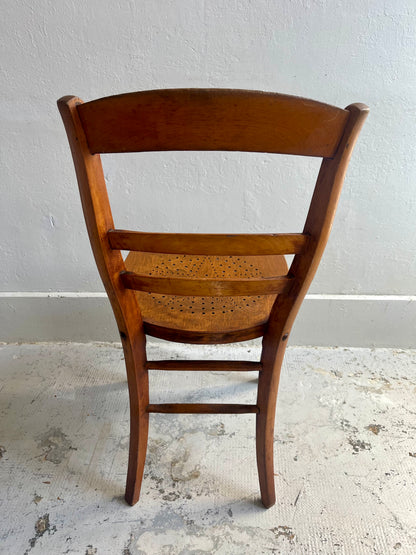 Chaise bistrot ancienne assise étoile