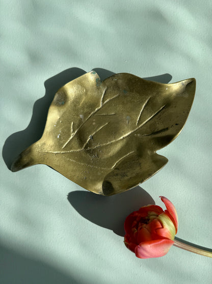 Vide-poche feuille en laiton