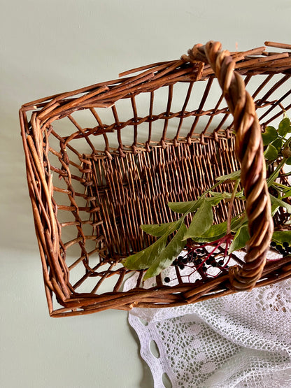 Panier en osier oval ancien avec anse  Décoration Patine