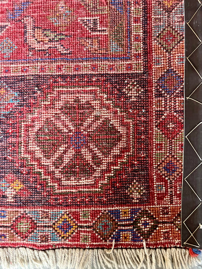 Tapis ancien à motifs  Décoration Patine