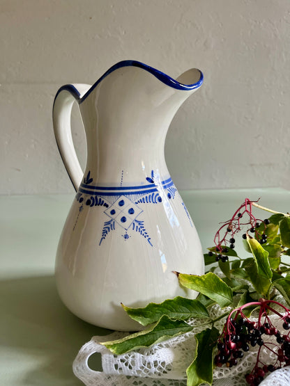 Pichet/broc ancien à motifs bleus  Vaisselle Patine