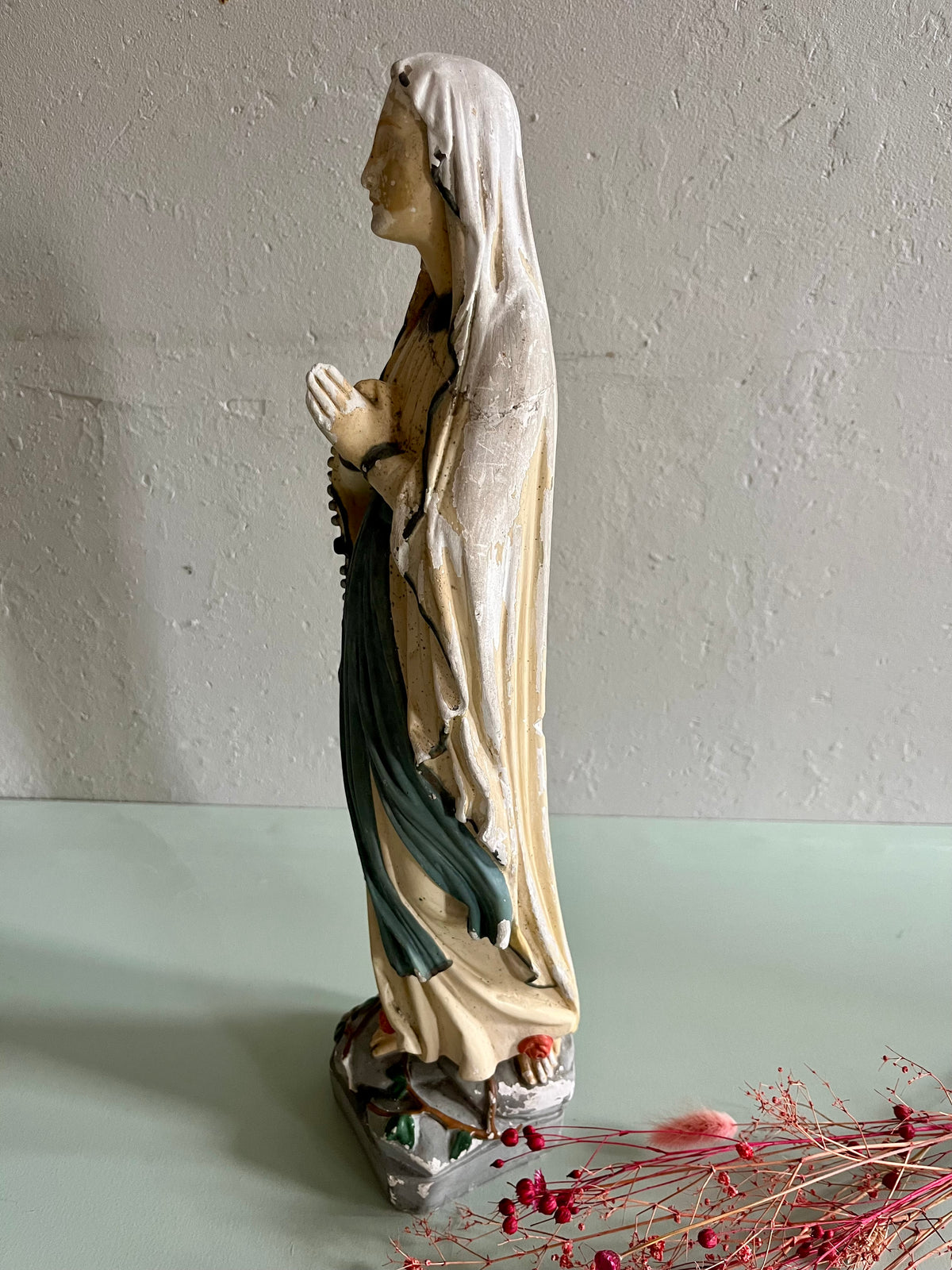 Vierge ancienne en plâtre  Décoration Patine