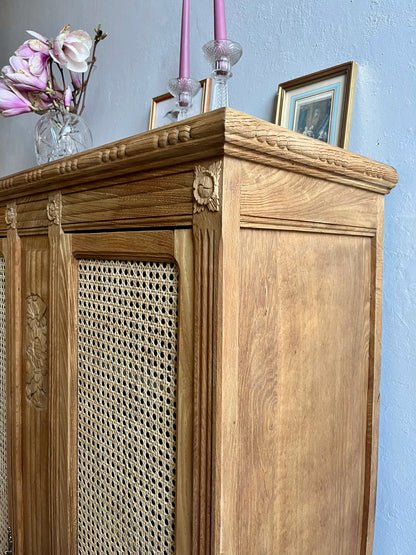 Armoire ancienne art déco portes en cannage