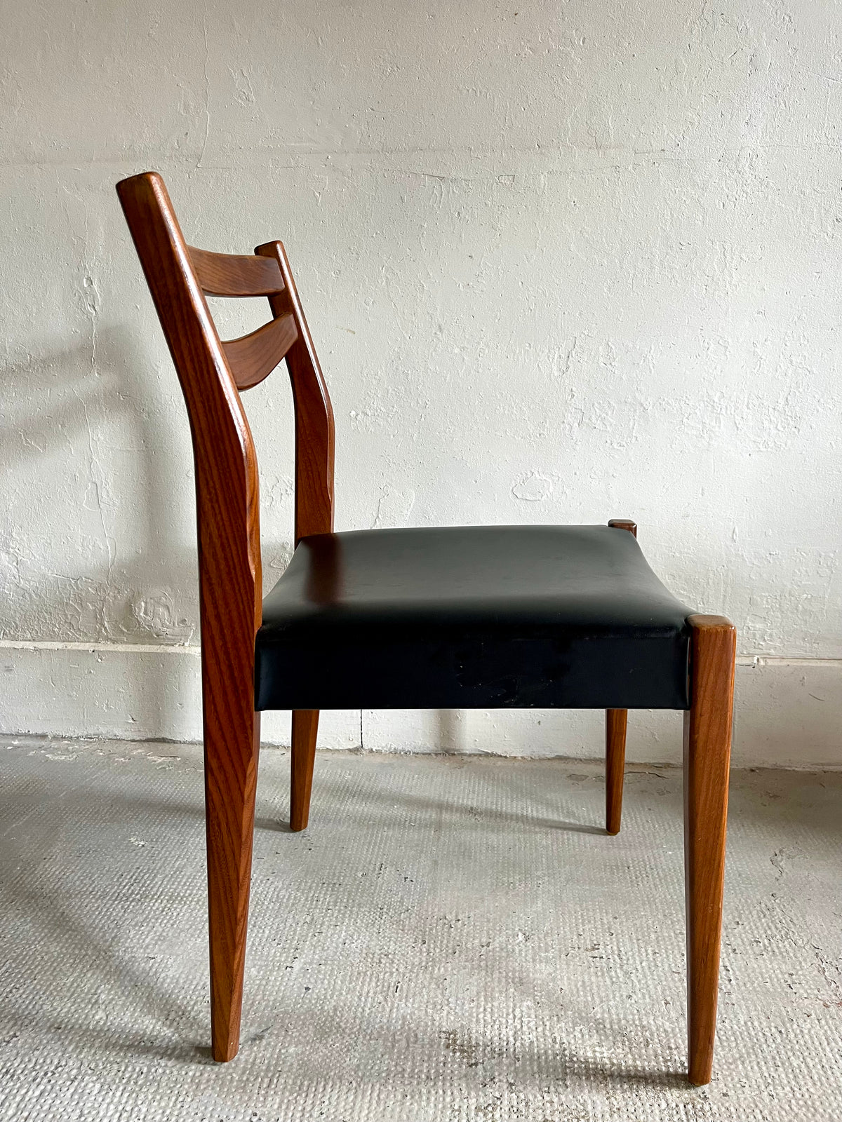 Chaises scandinaves teck et Skaï-lot de 6   Patine