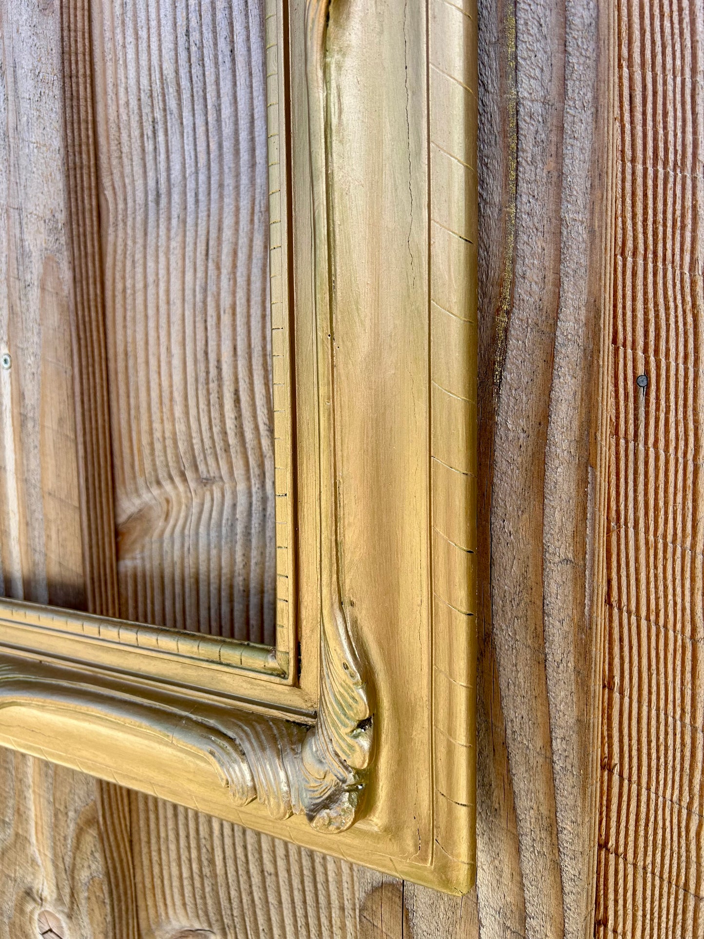 Cadre doré avec moulures  Décoration Patine