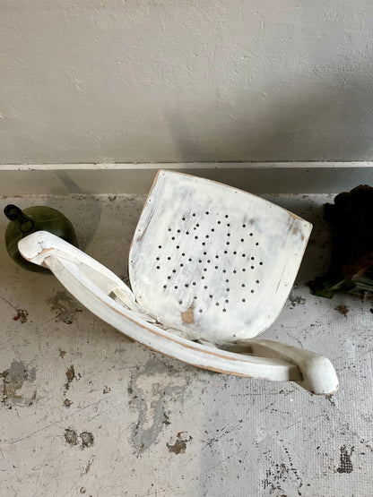 Chaise patinée blanche 2