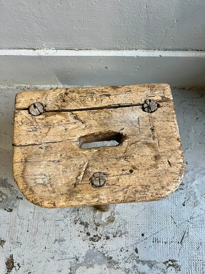 Tabouret de ferme ancien en bois