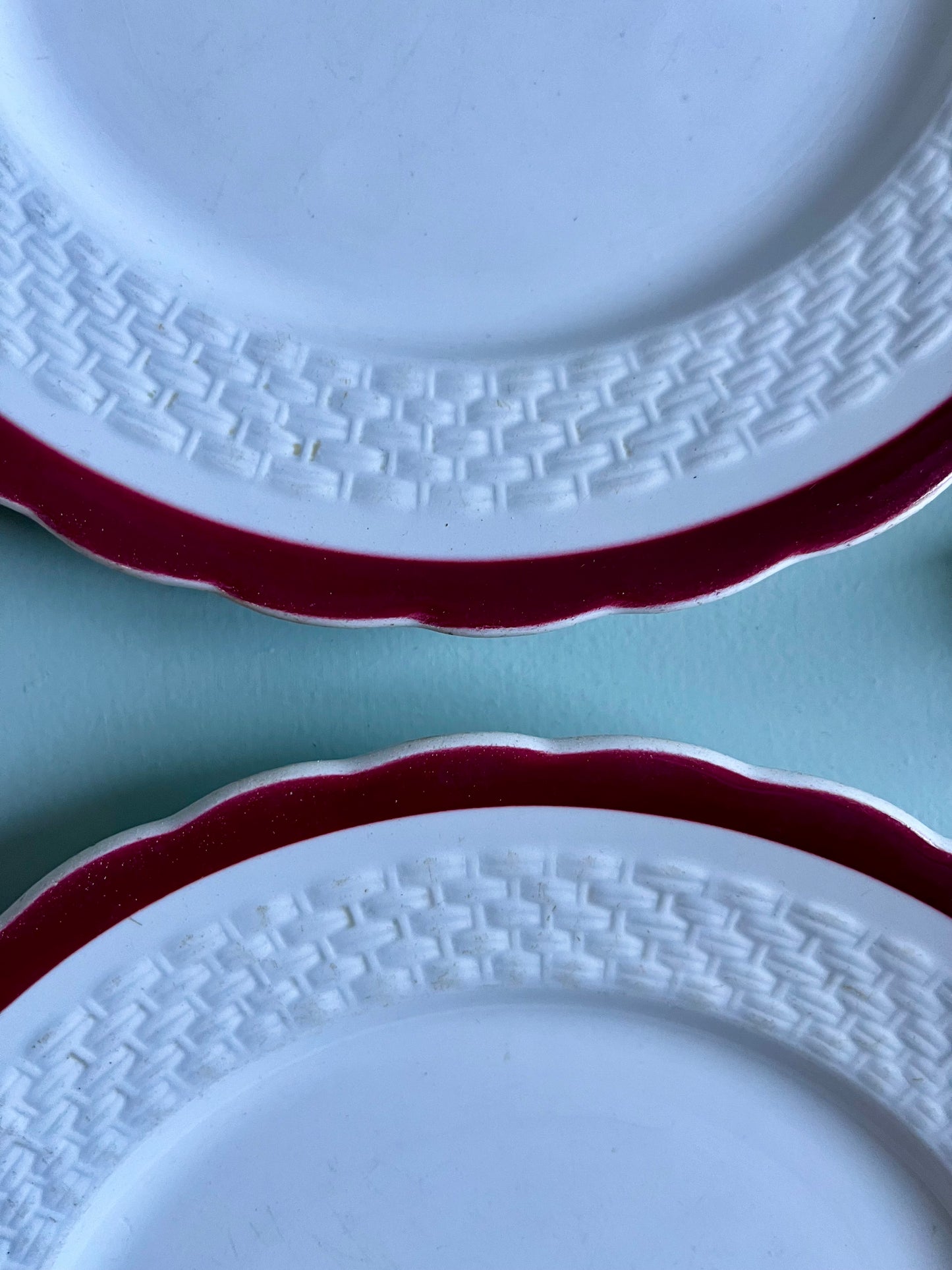 Assiettes en faïence bordure bordeaux-lot de 2