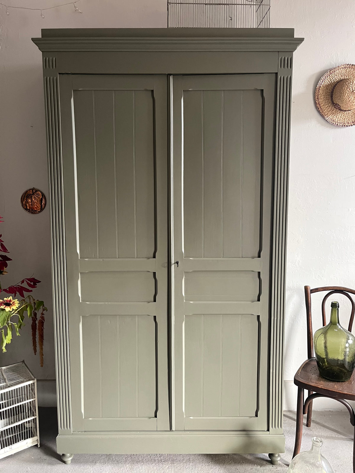 Armoire verte style parisienne   Patine