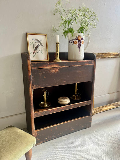 Meuble d’atelier- étagère patinée
