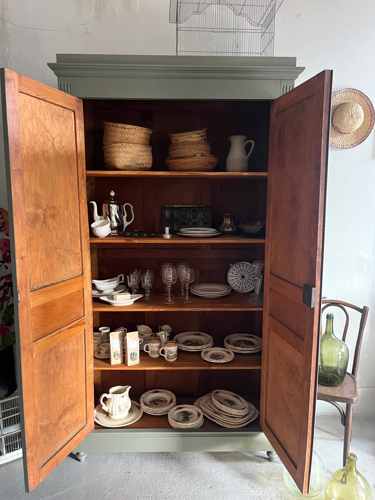 Armoire verte style parisienne   Patine