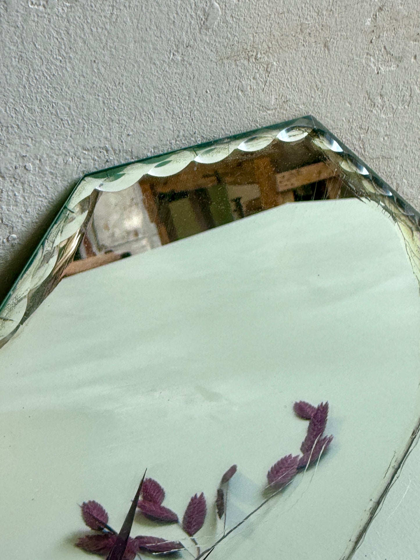 Miroir octogonal rebord ciselé