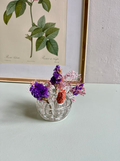 Pique fleurs ancien et fleurs séchées