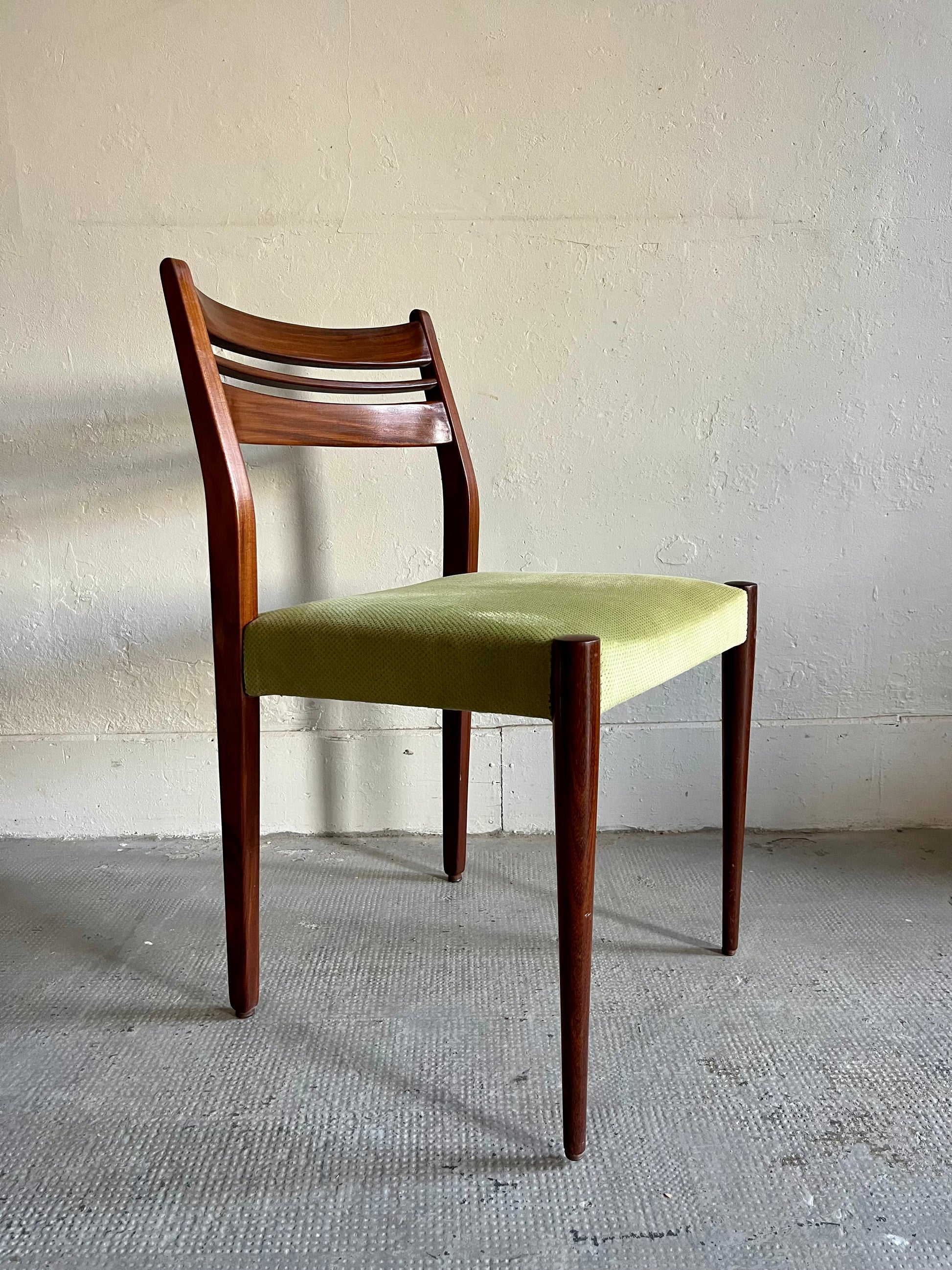 Chaises années 60 en teck style scandinave- lot de 3   Patine