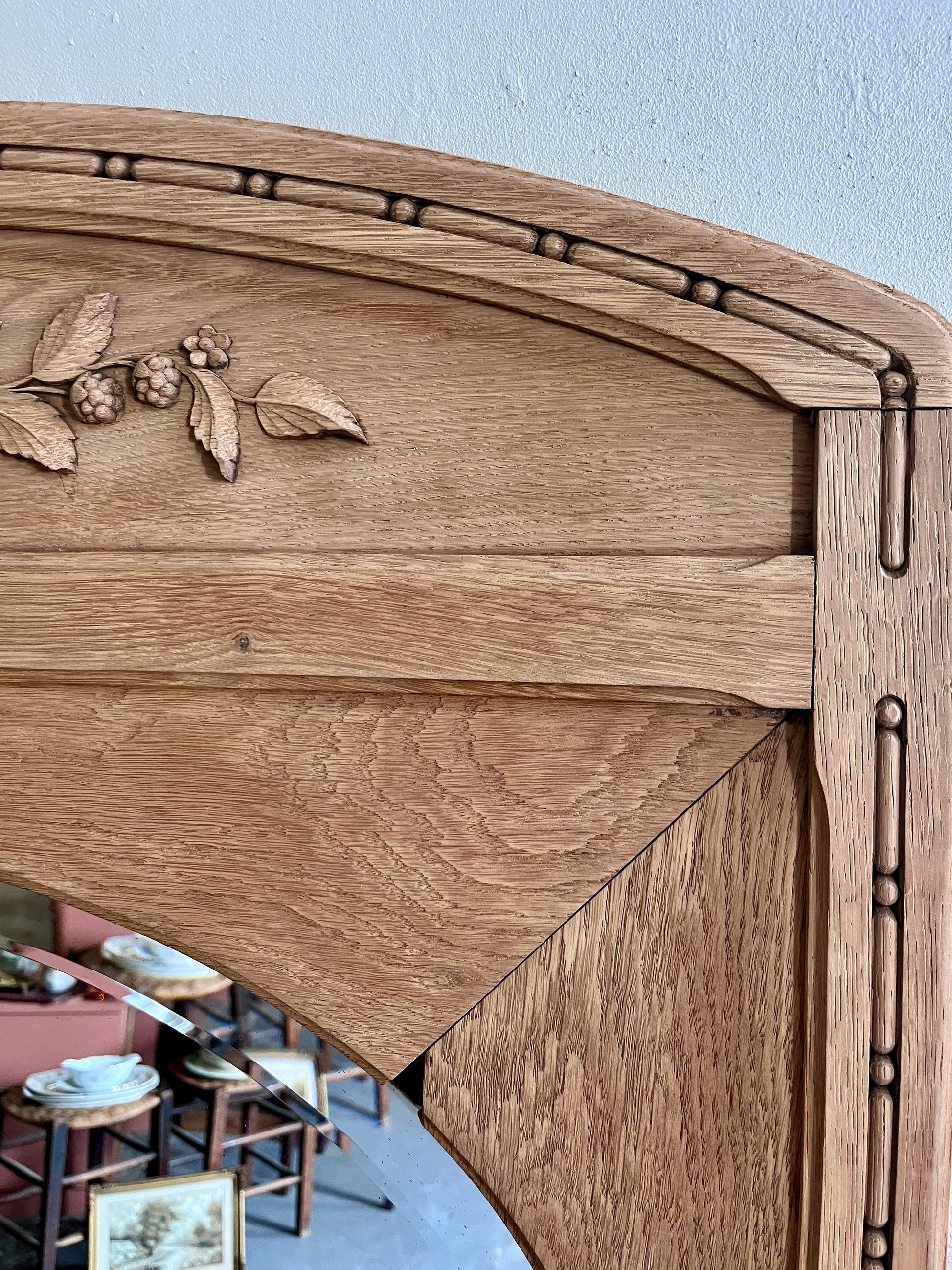 Miroir biseauté décor mûres   Patine