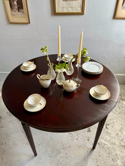 Table demi-lune acajou style Louis XVI