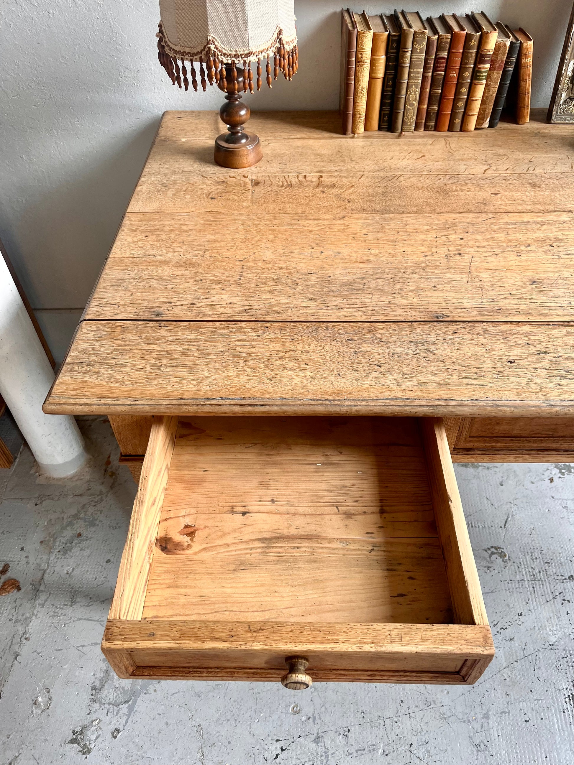 Bureau ancien en chêne/ table   Patine