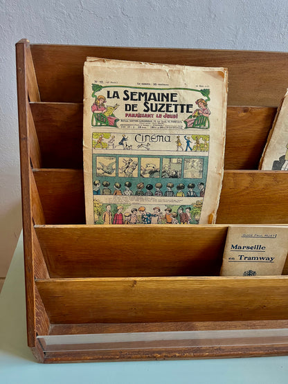 Présentoir à livre vintage en bois   Patine