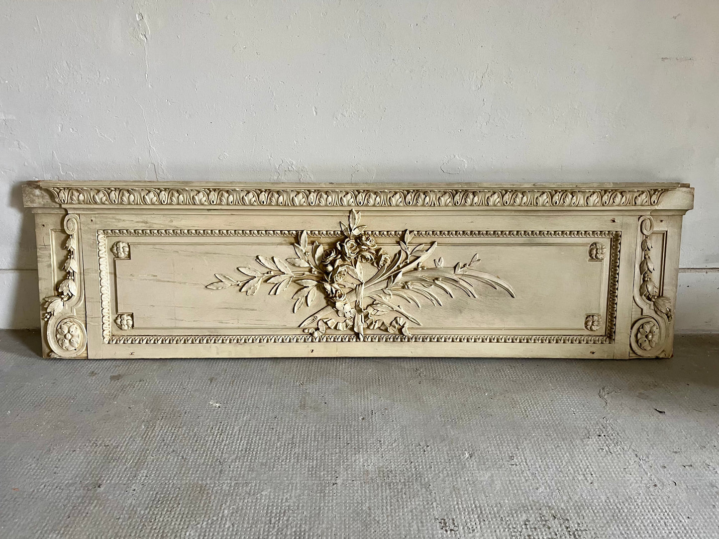 Panneau mural sculpté ancien