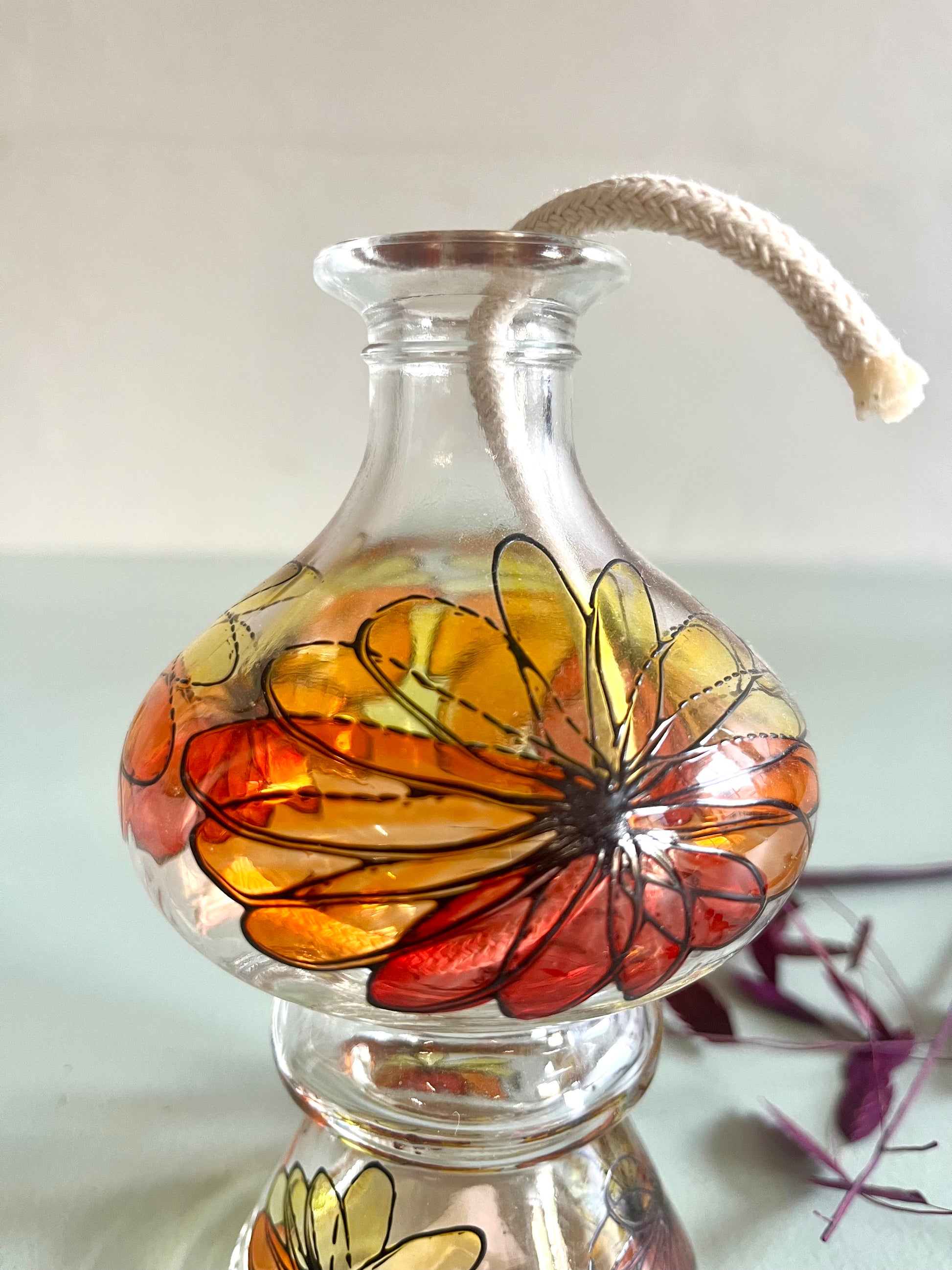 Lampe à huile en verre fleurs orange   Patine