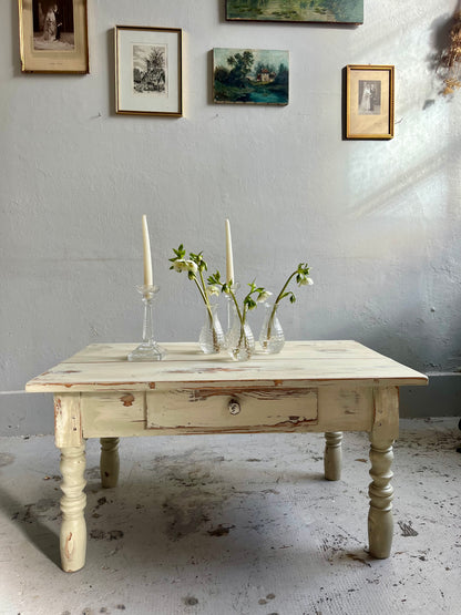 Table basse patinée ancienne