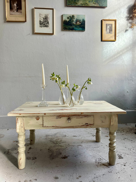 Table basse patinée ancienne