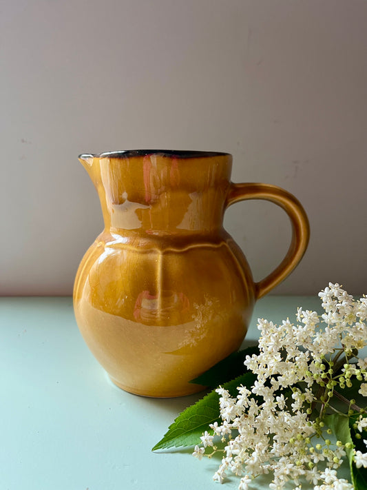 Pichet jaune émaillé