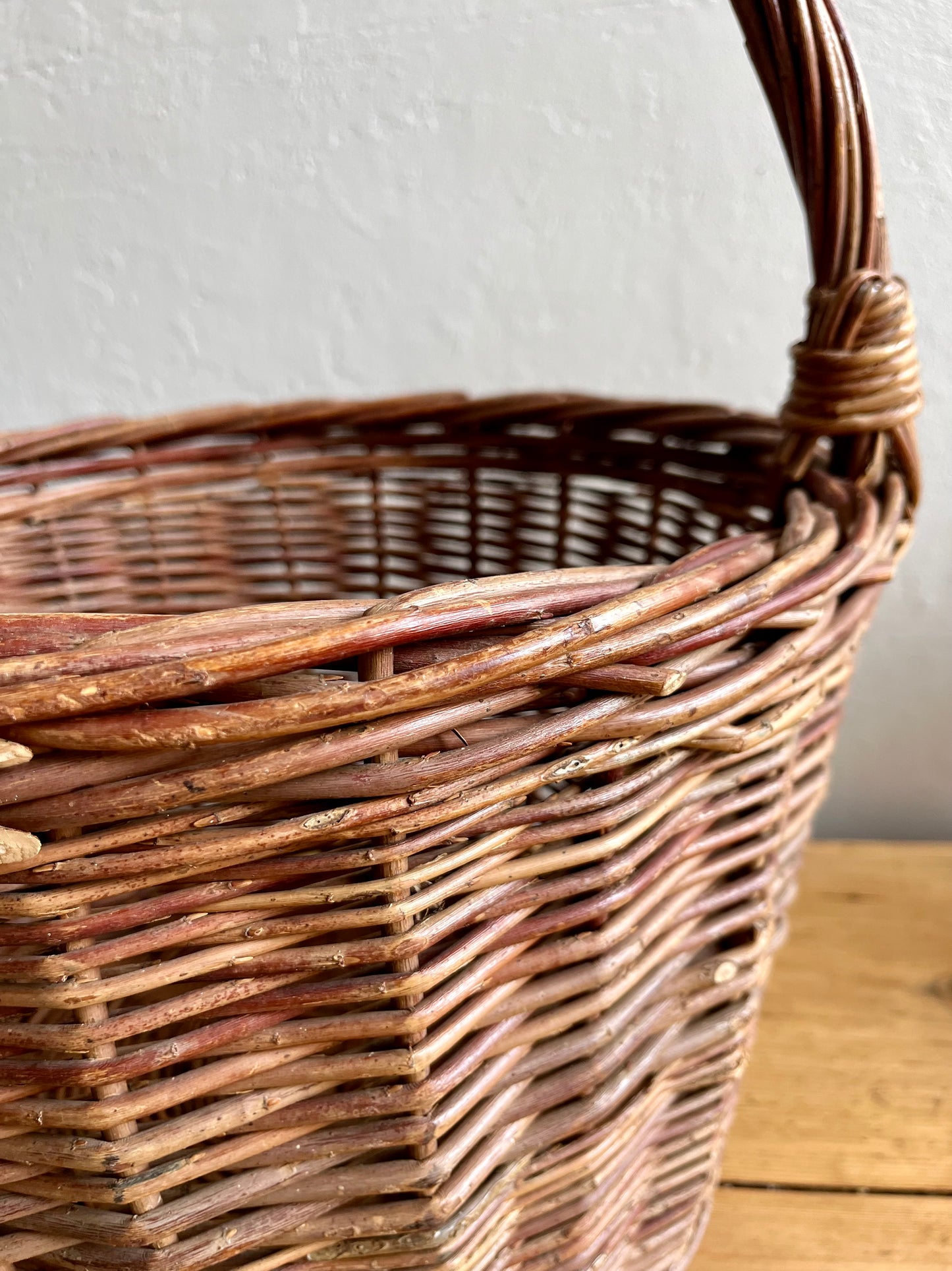 Panier en osier ancien   Patine