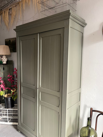 Armoire verte style parisienne   Patine