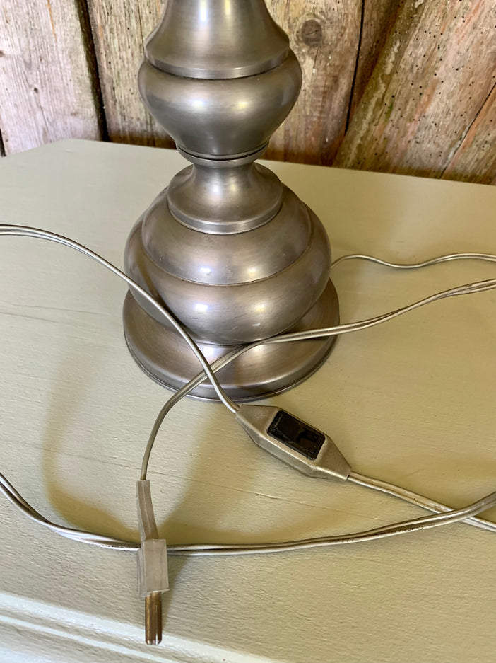 Lampe en verre et étain