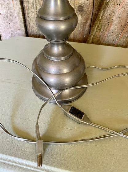 Lampe en verre et étain